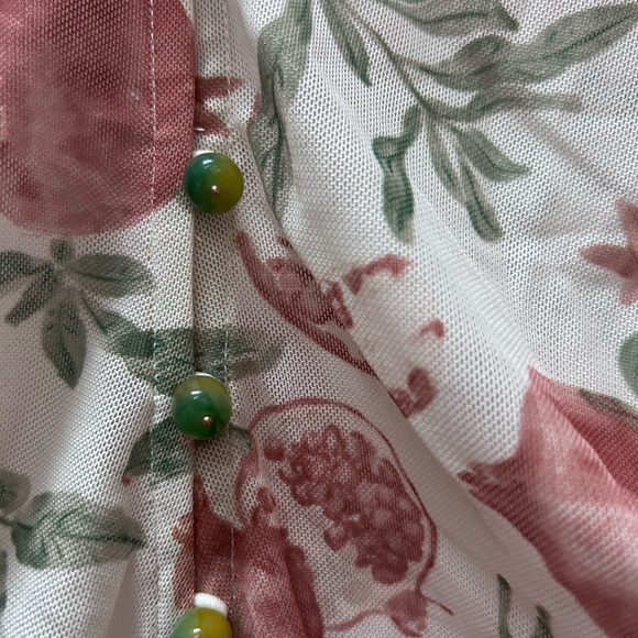 Elegant Floral Button-Down V-Neck Top - Picture 2 of 3